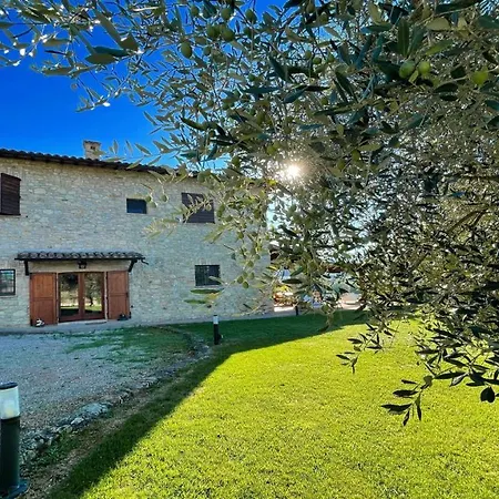 Todi By The Poolsleeps 10exc Poolwalk To Restaurant 05 Kms Todi 5 Kmswifi