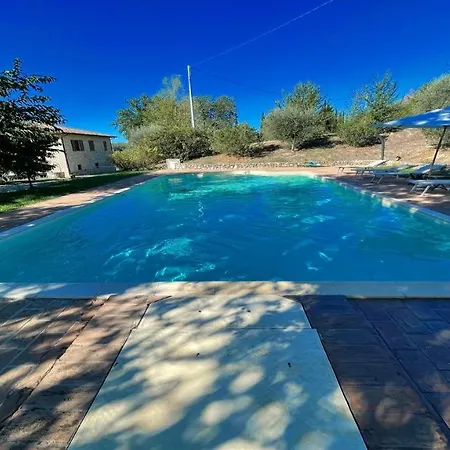 Todi By The Poolsleeps 10exc Poolwalk To Restaurant 05 Kms Todi 5 Kmswifi