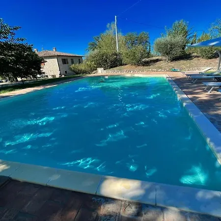 Todi By The Poolsleeps 10exc Poolwalk To Restaurant 05 Kms Todi 5 Kmswifi Hotel Petroro