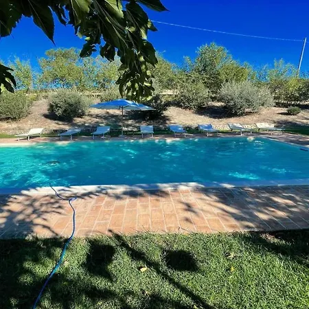 Todi By The Poolsleeps 10exc Poolwalk To Restaurant 05 Kms Todi 5 Kmswifi Hotel