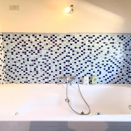 Hotel Todi By The Poolsleeps 10exc Poolwalk To Restaurant 05 Kms Todi 5 Kmswifi 4*