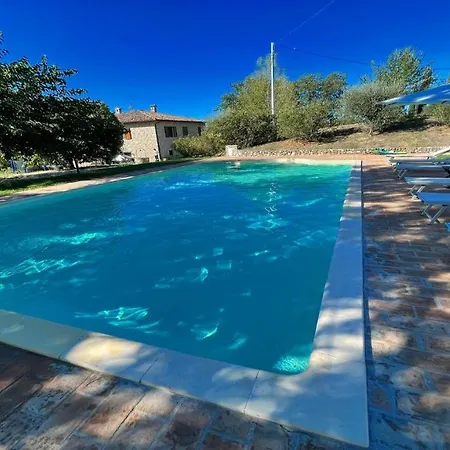 Todi By The Poolsleeps 10exc Poolwalk To Restaurant 05 Kms Todi 5 Kmswifi 4* Petroro