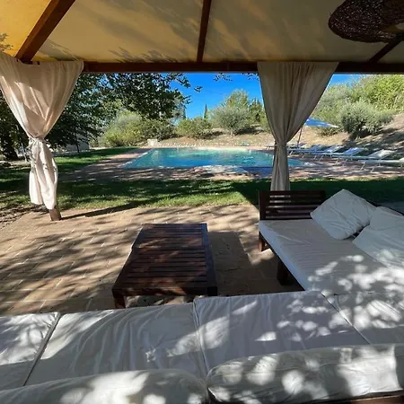 Todi By The Poolsleeps 10exc Poolwalk To Restaurant 05 Kms Todi 5 Kmswifi Hotel 4*