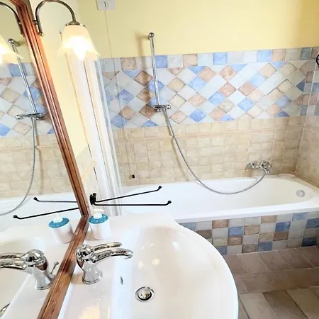 Todi By The Poolsleeps 10exc Poolwalk To Restaurant 05 Kms Todi 5 Kmswifi 4* Petroro